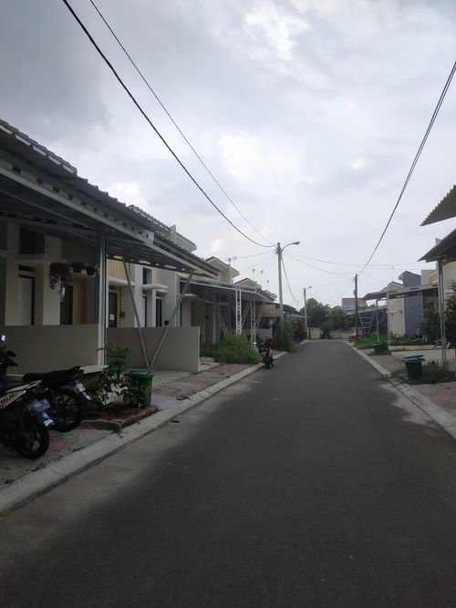 foto posisi tengah perumahan Perumahan Galuh Mas