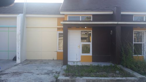 foto tampak rumah tipe 36/72 perumahan PESONA SITUSARI INDAH