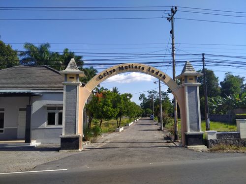 foto gerbang perumahan BUMI SLANGGEN INDAH