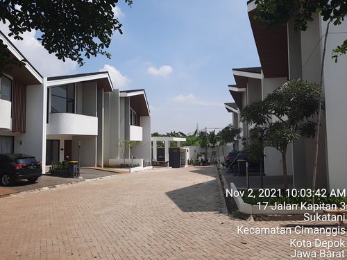 foto posisi tengah perumahan Carlton Private Residence