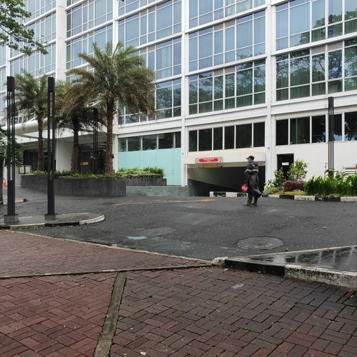 foto gerbang perumahan SUPERMAL KARAWACI