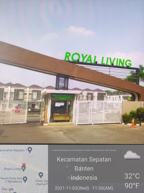 foto gerbang perumahan ROYAL LIVING