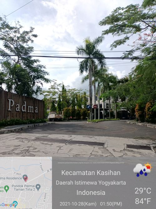 foto gerbang perumahan PADMA RESIDENCE