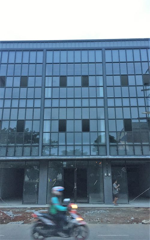foto tampak rumah tipe Standard_2 Blok B perumahan KSO Sentrakota Jatibening