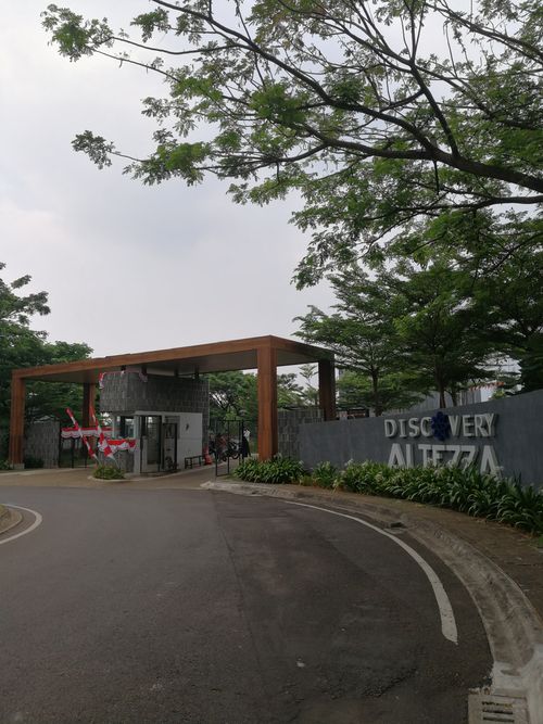 foto gerbang perumahan DISCOVERY ALTEZZA BINTARO JAYA