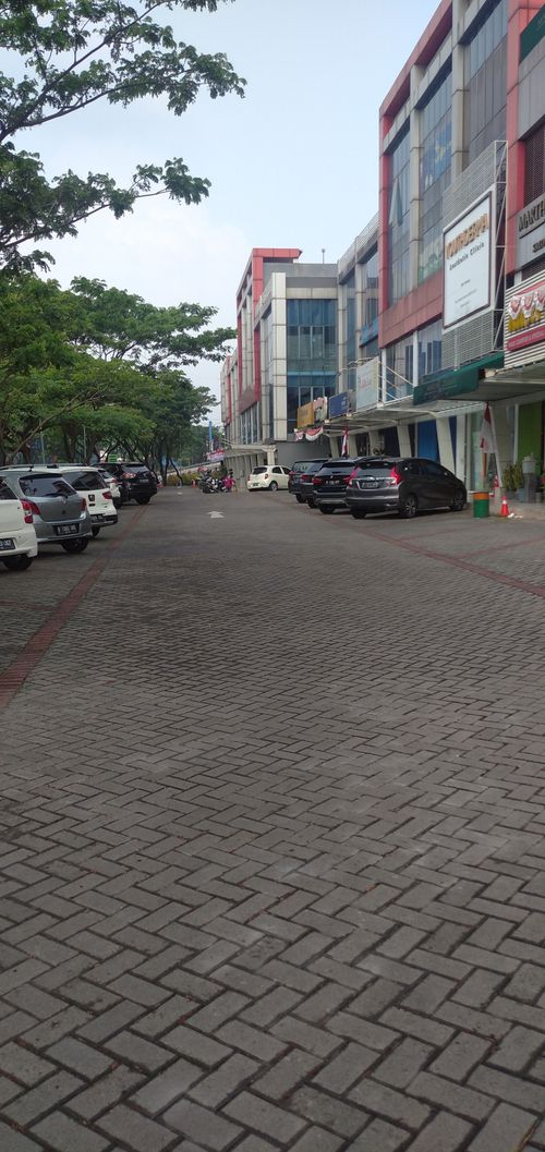 foto posisi tengah perumahan RUKO EMERALD AVENUE 2 BINTARO JAYA