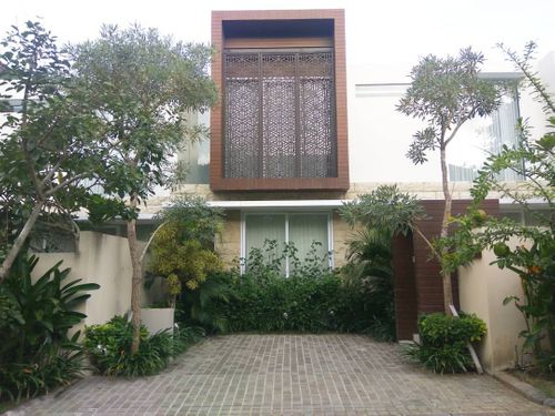 foto tampak rumah tipe ALINA perumahan NUSA DUA BAYVIEW II