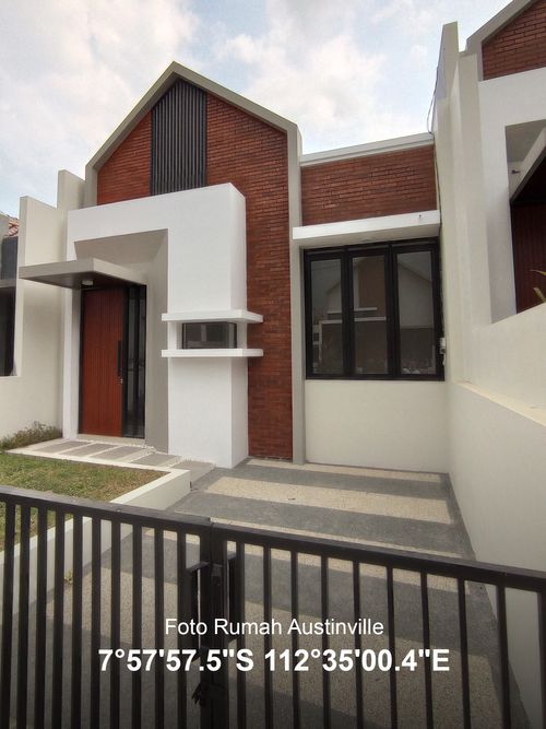 foto tampak rumah tipe T. 50 / 84 perumahan Perum AUSTINVILLE Tahap II