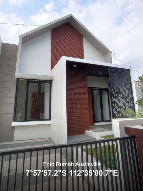 foto tampak rumah tipe T. 53 / 105 perumahan Perum AUSTINVILLE Tahap II