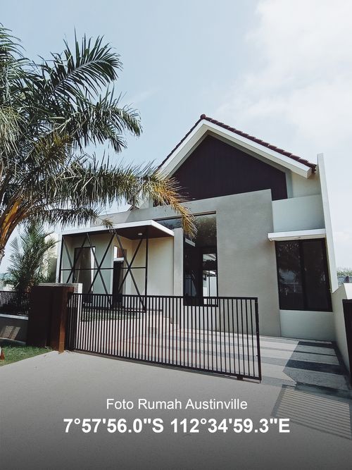 foto tampak rumah tipe T. 102 / 200 perumahan Perum AUSTINVILLE Tahap II