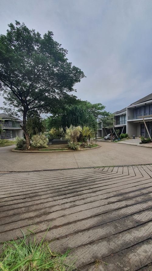 foto posisi tengah perumahan GOLDEN PARK