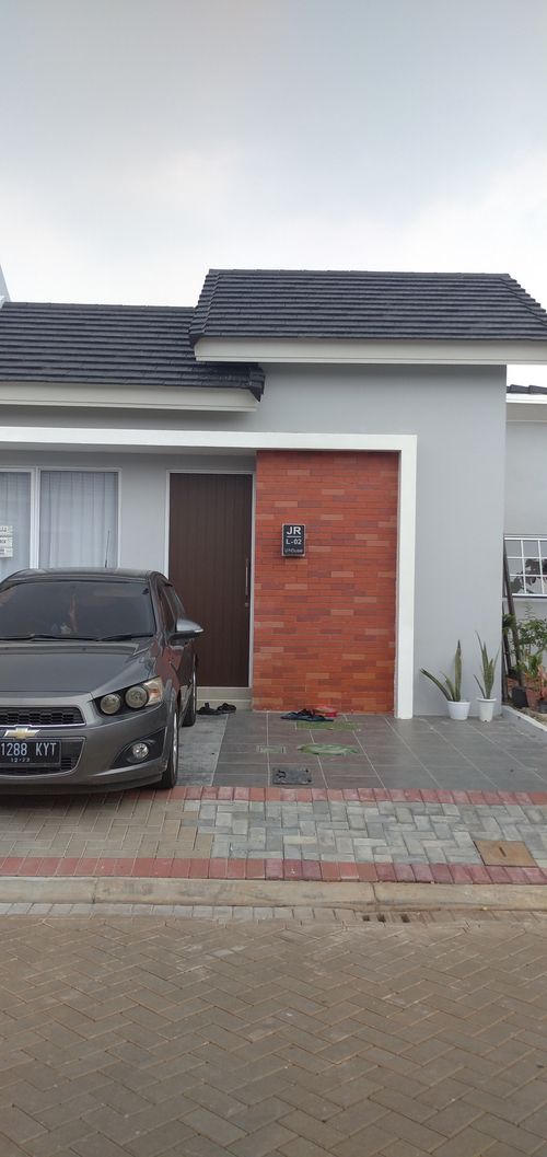 foto tampak rumah tipe SUDUT 33 perumahan U HOUSE BINTARO JAYA