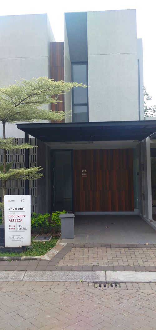 foto tampak rumah tipe FORENZA B perumahan DISCOVERY ALTEZZA BINTARO JAYA