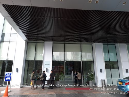 foto gerbang perumahan The Orchard Satrio