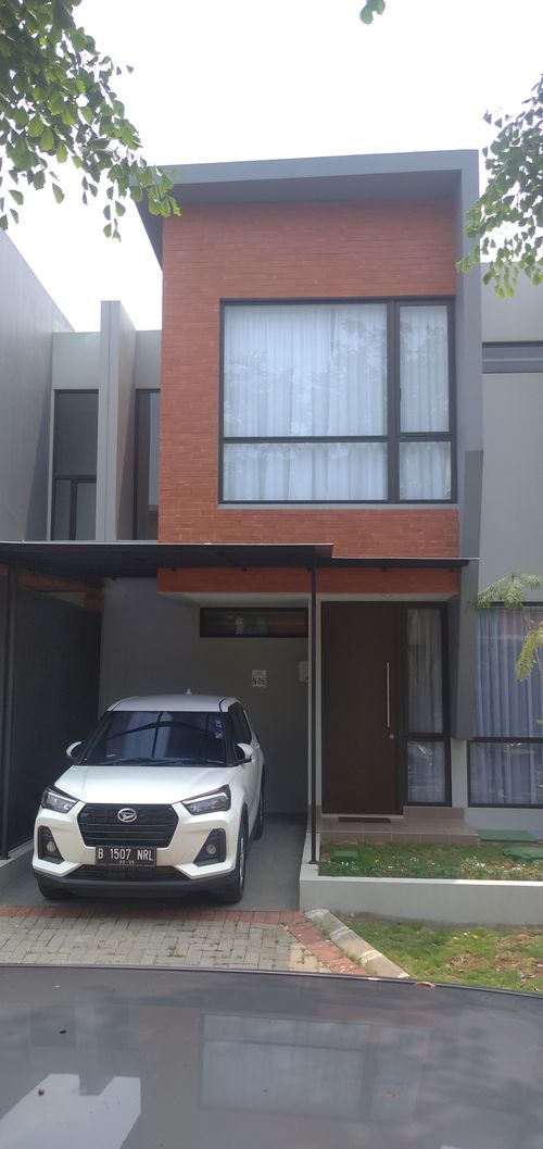 foto tampak rumah tipe BRIX 6 perumahan KEBAYORAN PIAZZA HARMONY 1
