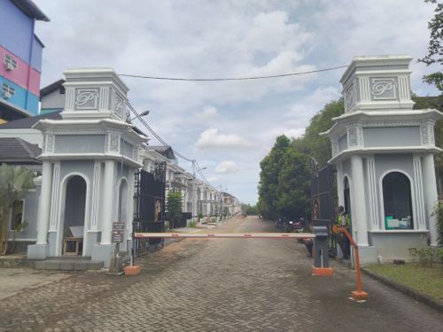 foto gerbang perumahan The Prestige Regency