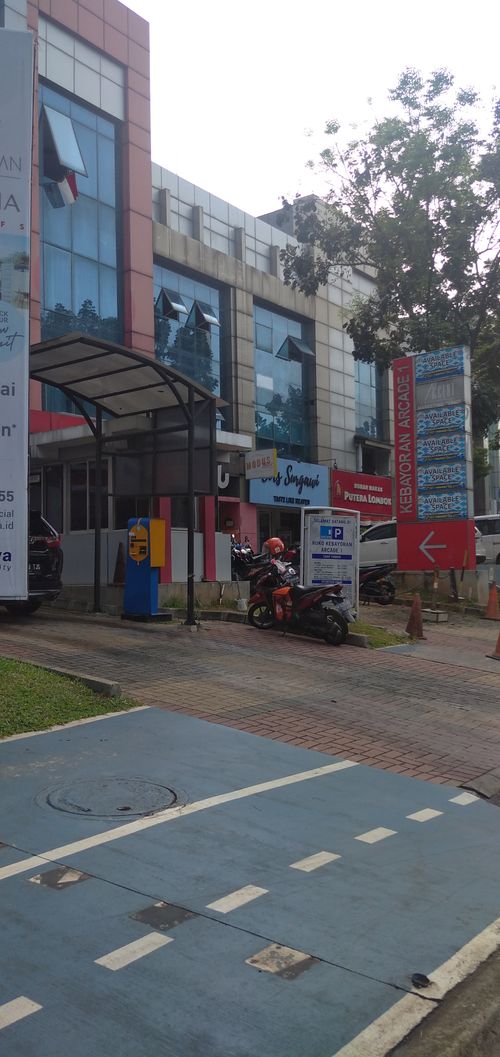 foto gerbang perumahan RUKO KEBAYORAN ARCADE BINTARO JAYA