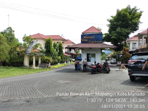 foto gerbang perumahan Royal Mountain View