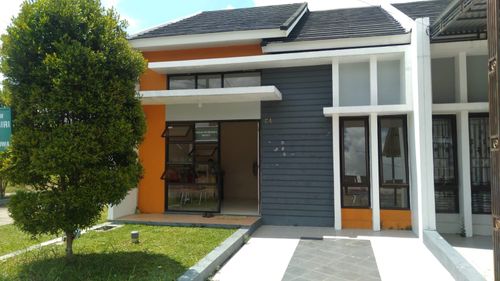 foto tampak rumah tipe C-04 perumahan GRAND SUNAN GIRI