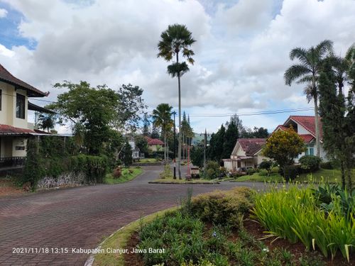 foto posisi tengah perumahan Galaxy Resort