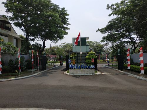 foto gerbang perumahan GRAHA RAYA MELIA GROVE