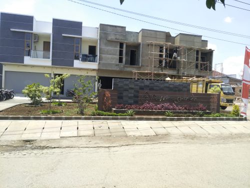 foto tampak rumah tipe Ruko perumahan Spring Garden Recidence