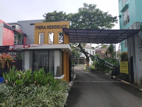 foto gerbang perumahan GRAHA RAYA FIERA