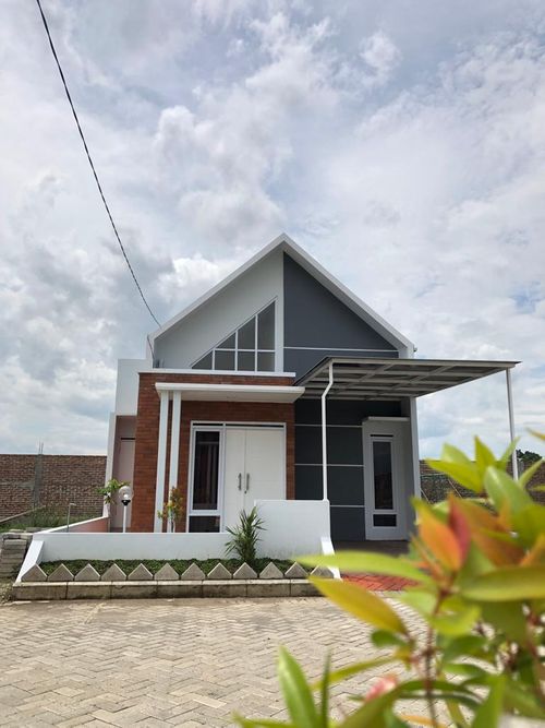 foto tampak rumah tipe CALLA perumahan AMIRA TOWN HOUSE
