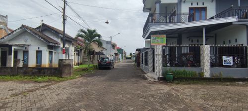 foto posisi tengah perumahan ISTANA KANJURUHAN II