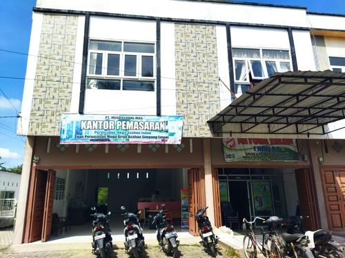 foto tampak rumah tipe R. Modern perumahan Komp. MEGA ASAHAN INDAH