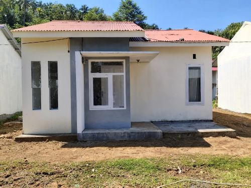 foto tampak rumah tipe 36 perumahan Joani Amurang Residence