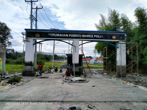 foto gerbang perumahan Perumahan Puskeu Mabes Polri