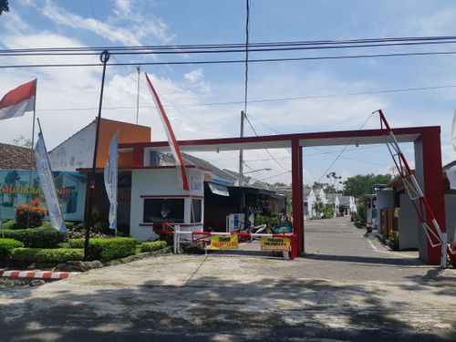 foto gerbang perumahan Mutiara Kunir Residence Tahap 2