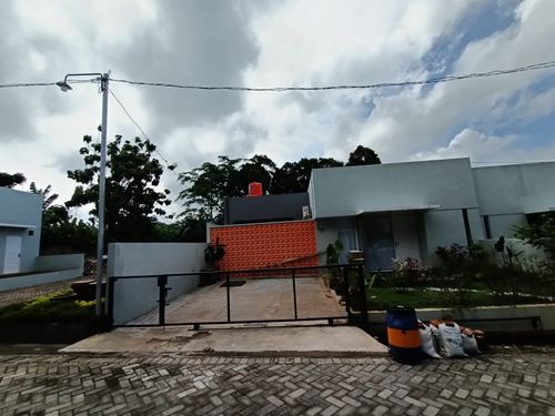 foto contoh rumah perumahan PERUM GRIYA LESTARI CEMARA