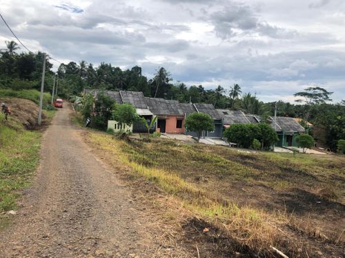 foto posisi tengah perumahan Bukit Rangkas Indah