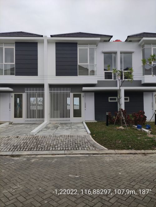 foto tampak rumah tipe 61 perumahan Grand City Balikpapan Cluster Pineville