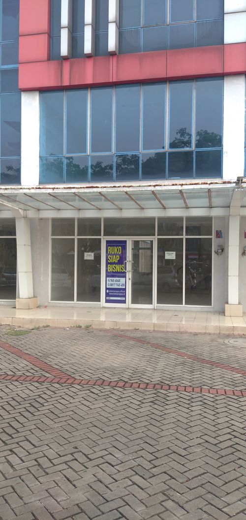 foto tampak rumah tipe B perumahan RUKO EMERALD AVENUE 2 BINTARO JAYA