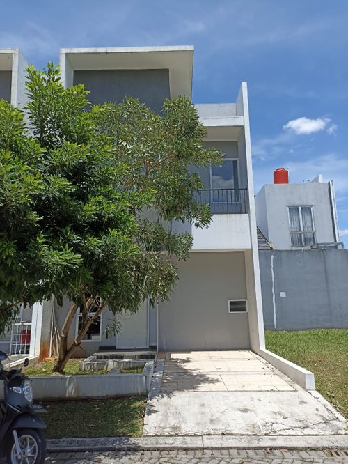 foto tampak rumah tipe IVY perumahan SERPONG JAYA THE HEIGHT