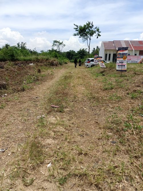 foto posisi tengah perumahan BUMI HEGARMANAH LESTARI