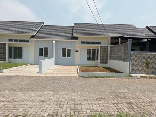 foto tampak rumah tipe 45/105 perumahan Arya Green Tajur Halang
