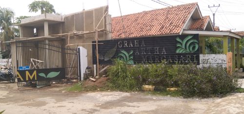 foto gerbang perumahan GRAHA ARTHA MARGASARI
