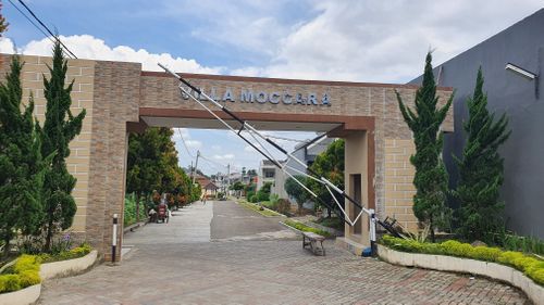 foto gerbang perumahan VILLA MOCCARA