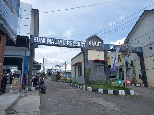 foto gerbang perumahan Bumi Malayu Regency