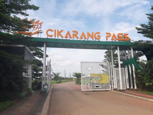 foto gerbang perumahan Cikarang Pass Residence