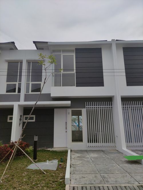 foto tampak rumah tipe 61 perumahan Grand City Balikpapan Cluster Pineville