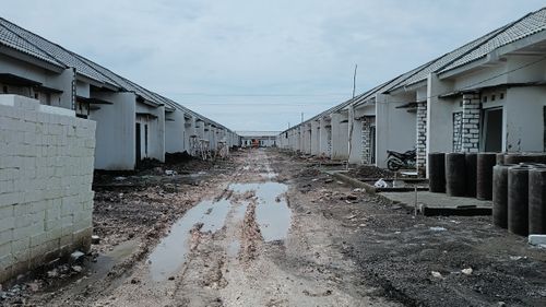 foto posisi tengah perumahan WISMA ABABIL