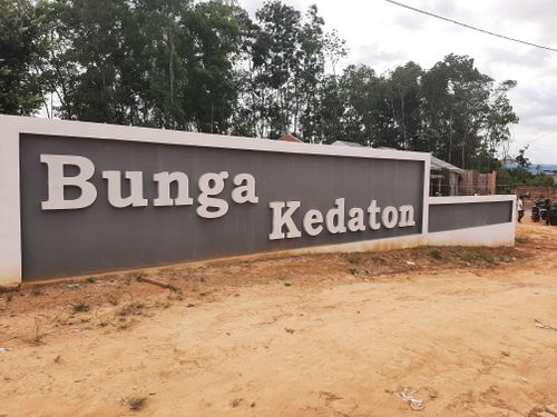 foto gerbang perumahan BUNGA KEDATON