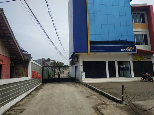 foto gerbang perumahan Hilltop Residence