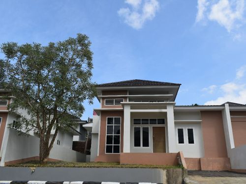 foto tampak rumah tipe Diamond perumahan Griya Maleosan Indah