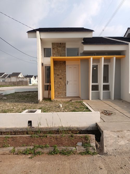 foto tampak rumah tipe AKASIA HOOK C perumahan GRAND PESONA